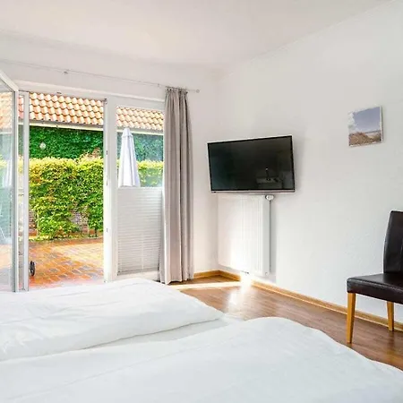 With 2 Bedrooms *